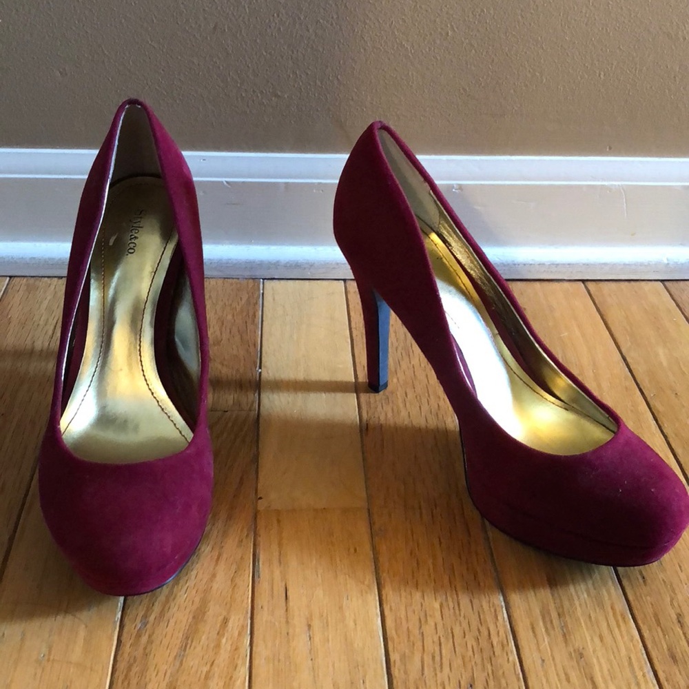 ***Never worn*** too small! Red suede heels